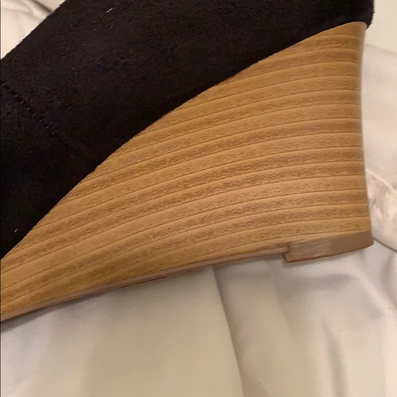 Shoes - Picture 5 of 5